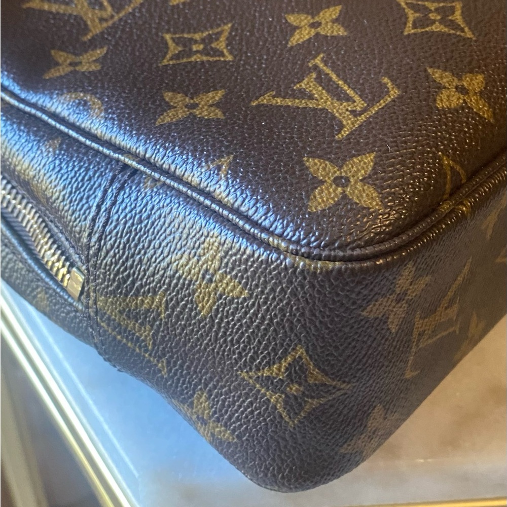 23 Louis Vuitton Monogram Canvas Trousse de Toilette Pouch - Picture 8 of 15